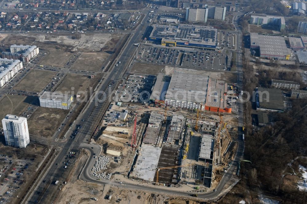 Aerial photograph Berlin - New construction of the building complex of the shopping center of Hoeffner Moebelgesellschaft GmbH & Co.KG and the Krieger-Gruppe on Landsberger Allee in Berlin