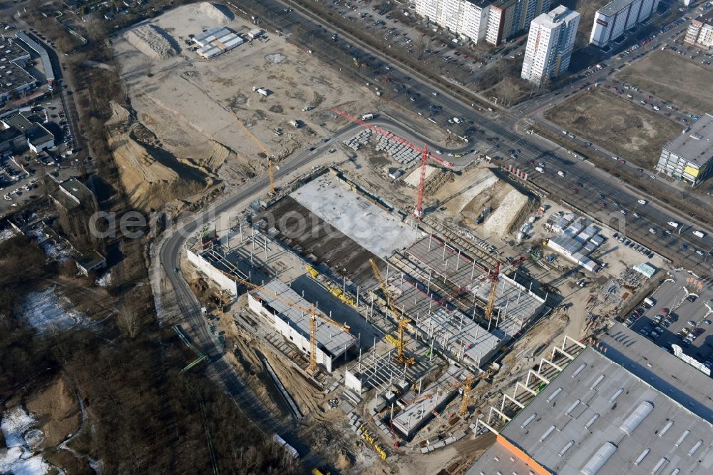 Berlin from above - New construction of the building complex of the shopping center of Hoeffner Moebelgesellschaft GmbH & Co.KG and the Krieger-Gruppe on Landsberger Allee in Berlin