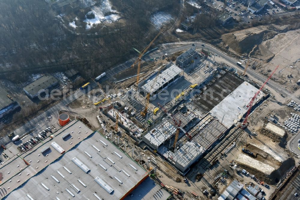 Aerial image Berlin - New construction of the building complex of the shopping center of Hoeffner Moebelgesellschaft GmbH & Co.KG and the Krieger-Gruppe on Landsberger Allee in Berlin