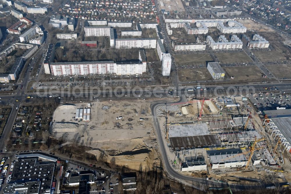 Berlin from above - New construction of the building complex of the shopping center of Hoeffner Moebelgesellschaft GmbH & Co.KG and the Krieger-Gruppe on Landsberger Allee in Berlin