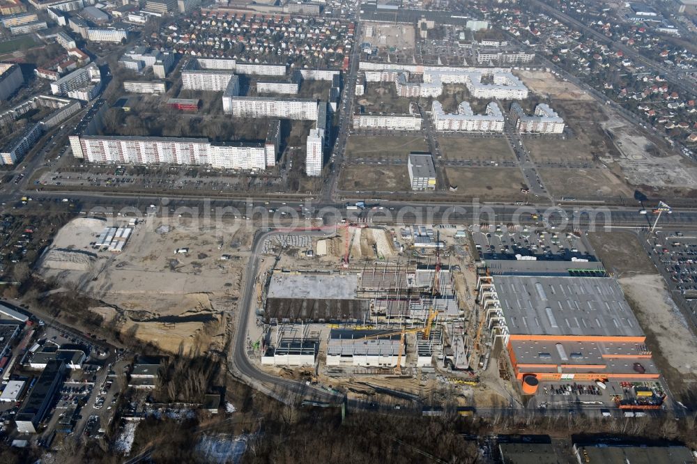 Berlin from the bird's eye view: New construction of the building complex of the shopping center of Hoeffner Moebelgesellschaft GmbH & Co.KG and the Krieger-Gruppe on Landsberger Allee in Berlin