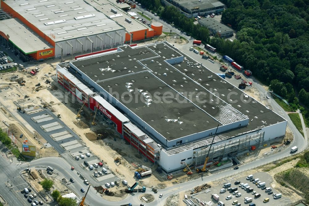 Aerial image Berlin - New construction of the building complex of the shopping center of Hoeffner Moebelgesellschaft GmbH & Co.KG and the Krieger-Gruppe on Landsberger Allee in Berlin