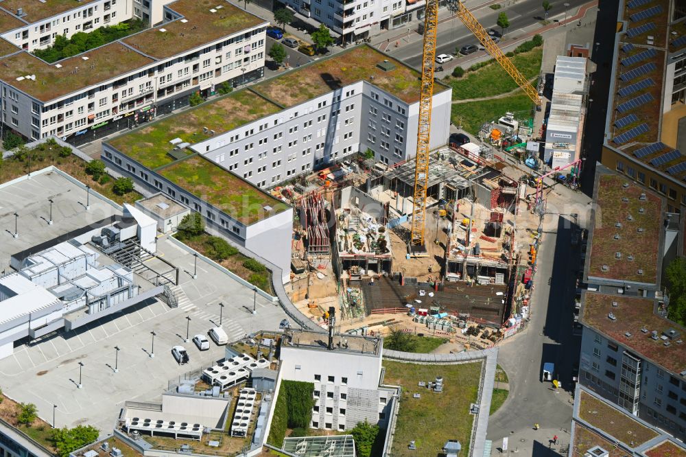 Aerial photograph Berlin - Construction of a building complex of university Alice Salomon Hochschule Berlin on Kokoschkaplatz on street Lyonel-Feininger-Strasse in the district Hellersdorf in Berlin, Germany