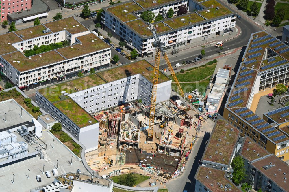 Berlin from the bird's eye view: Construction of a building complex of university Alice Salomon Hochschule Berlin on Kokoschkaplatz on street Lyonel-Feininger-Strasse in the district Hellersdorf in Berlin, Germany