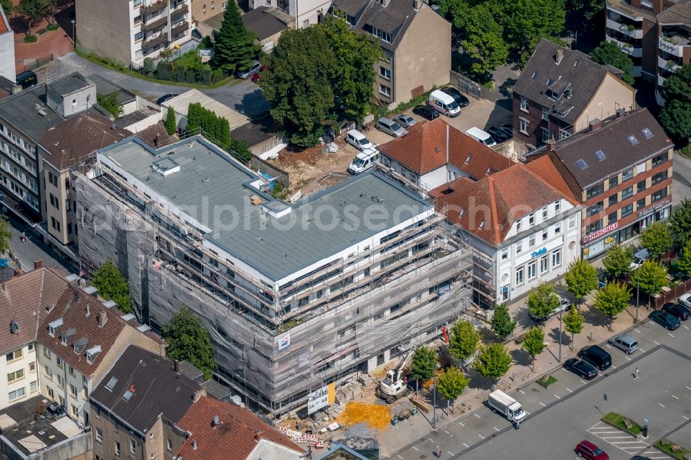 Gladbeck from above - Construction site to build a new building complex with apartments on the market square in Gladbeck in North Rhine-Westphalia. The developer is company property Jockenhoefer u. Babiel according to the plans of Strelzig + Klump Dipl.-Ing. Architects AKNW