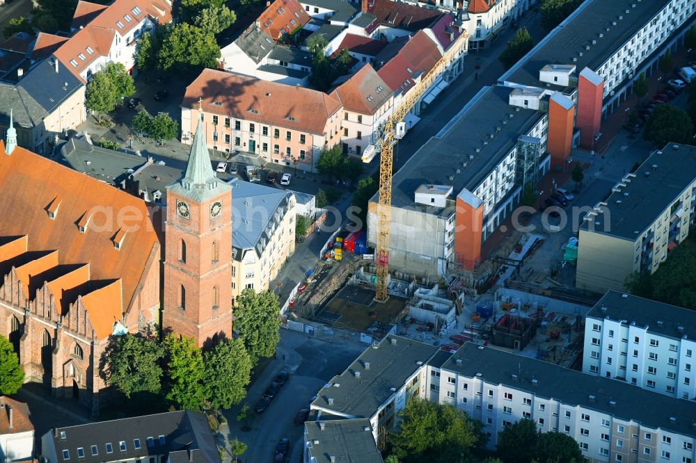 Aerial photograph Bernau - Construction site of Town Hall building of the city administration Gruenstrasse corner Buergermeisterstrasse in Bernau in the state Brandenburg, Germany