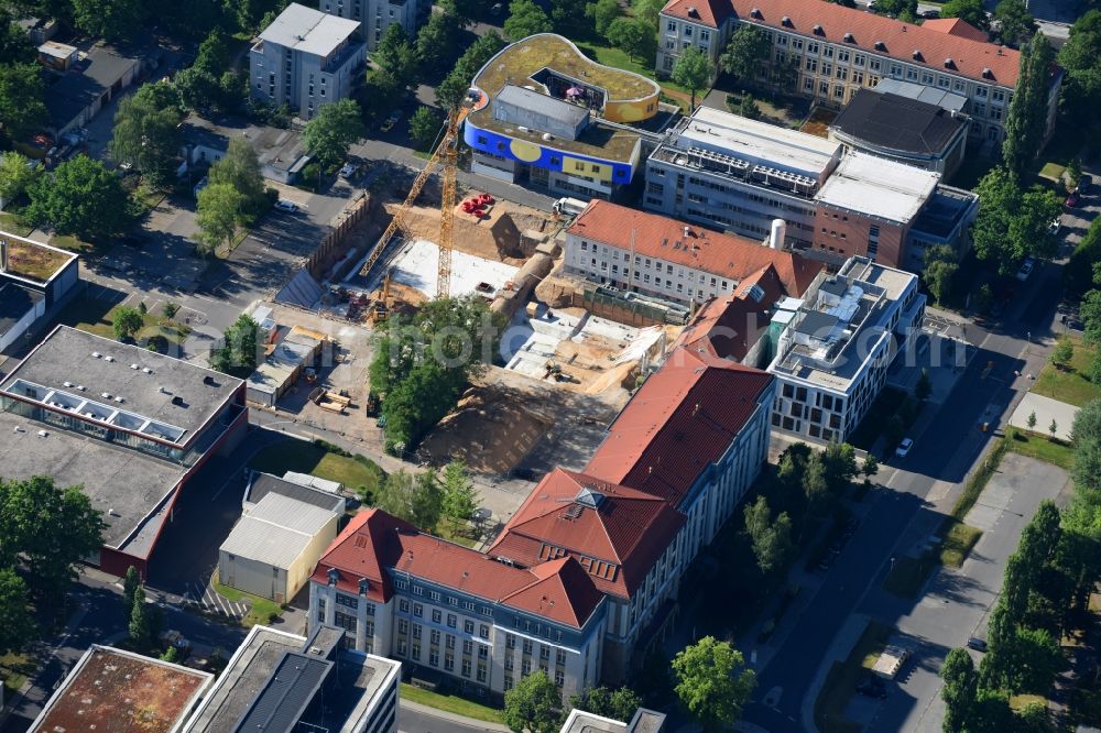 Aerial photograph Dresden - Construction site for a health center and medical center Nationales Centrum fuer Tumorerkrankungen on Mildred-Scheel-Strasse in the district Altstadt in Dresden in the state Saxony, Germany