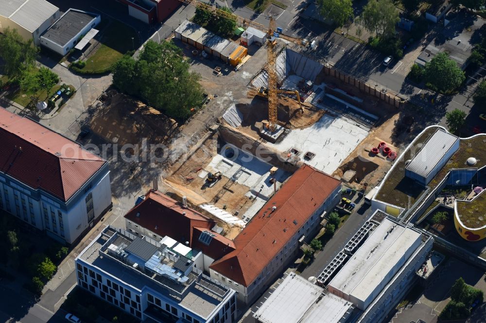 Aerial photograph Dresden - Construction site for a health center and medical center Nationales Centrum fuer Tumorerkrankungen on Mildred-Scheel-Strasse in the district Altstadt in Dresden in the state Saxony, Germany