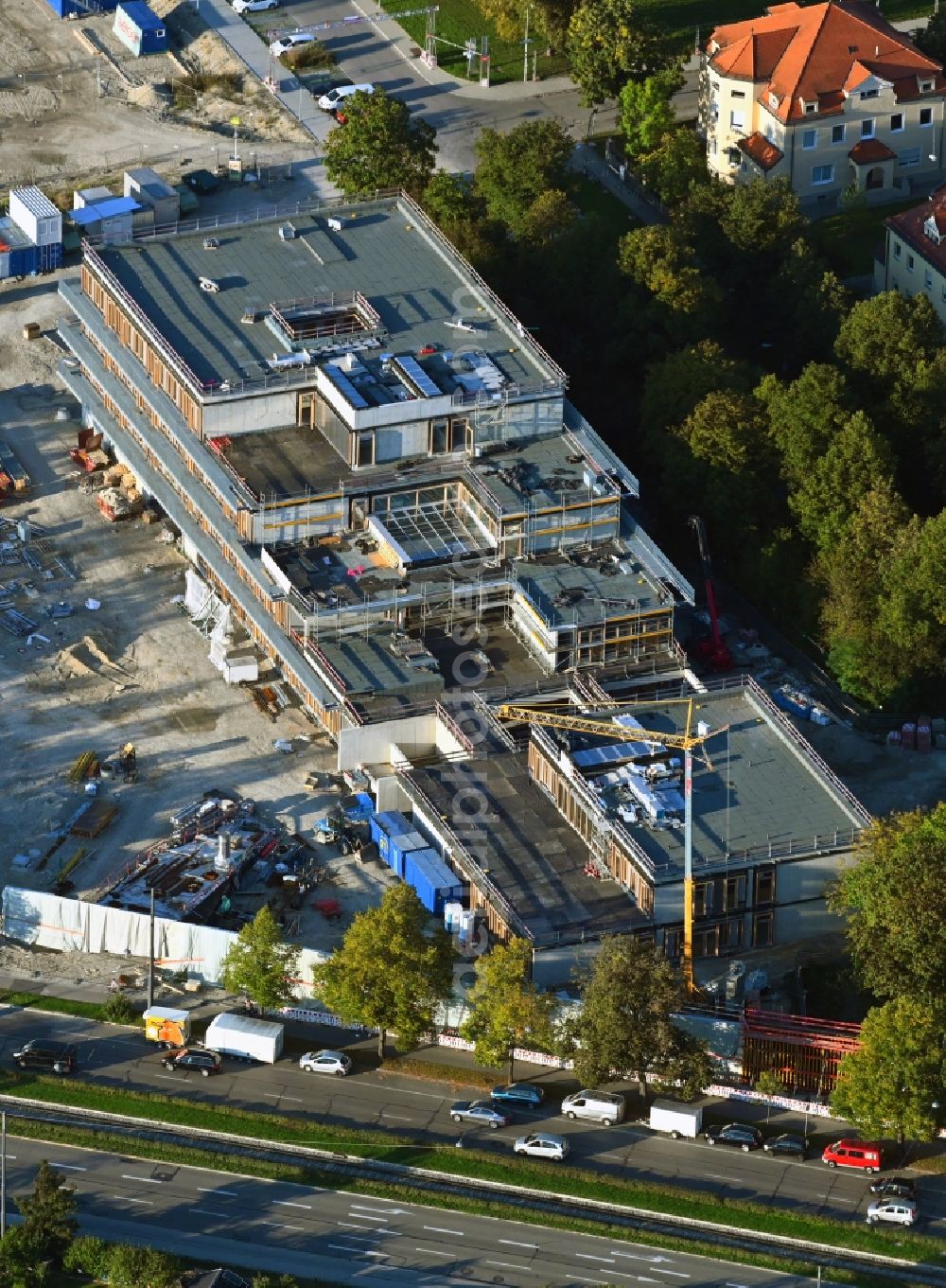 München from the bird's eye view: New construction site of the school building on Emmy-Noether-Strasse in the district Moosach in Munich in the state Bavaria, Germany