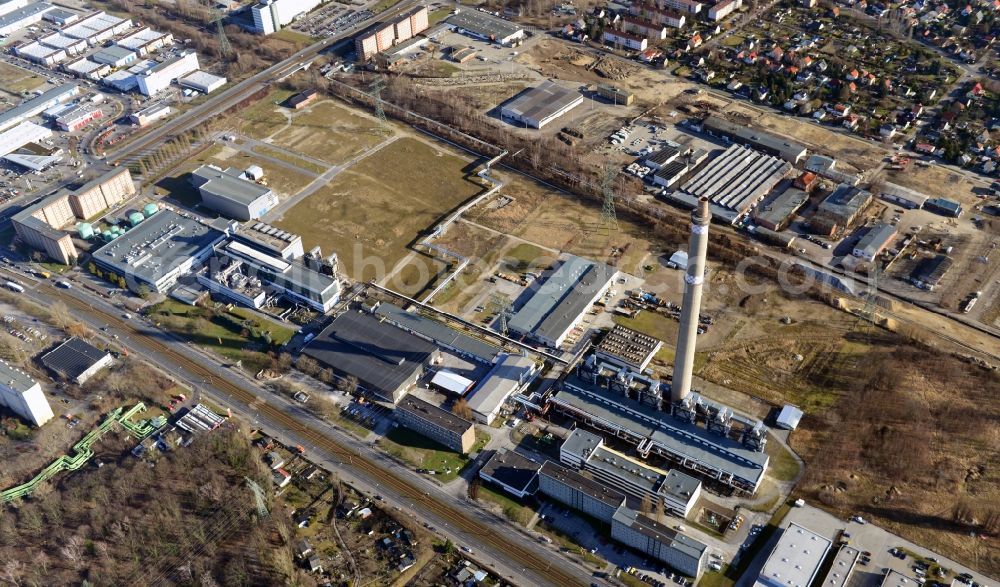 Berlin from above - Construction site of power plants and exhaust towers of thermal power station - Kraft-Waerme-Kopplungsanlage on Rhinstrasse in the district Marzahn in Berlin, Germany