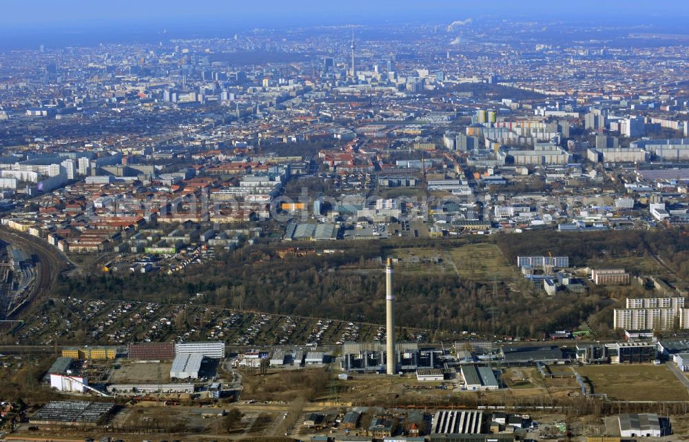 Berlin from the bird's eye view: Construction site of power plants and exhaust towers of thermal power station - Kraft-Waerme-Kopplungsanlage on Rhinstrasse in the district Marzahn in Berlin, Germany