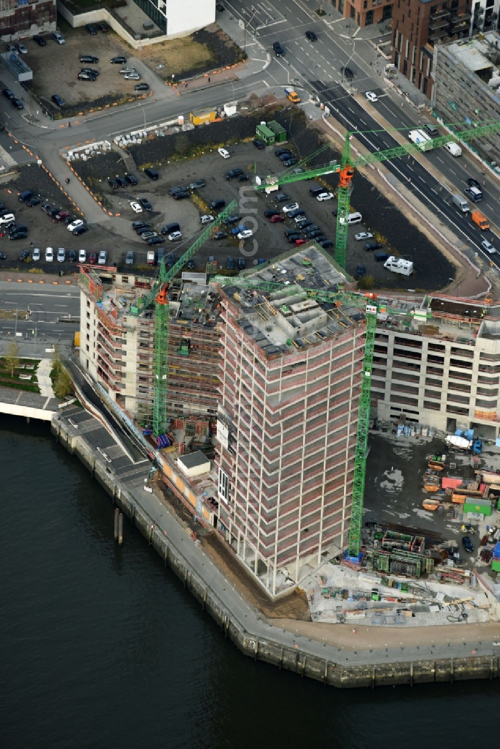 Aerial image Hamburg - Construction site for new high-rise building complex des Buero- und Geschaeftshauses WATERMARK der IQ Tower GmbH & Co. KG in the district HafenCity in Hamburg. A joint project of STRABAG Real Estate GmbH and ECE Projektmanagement G.m.b.H. & Co. KG and BAM Deutschland AG