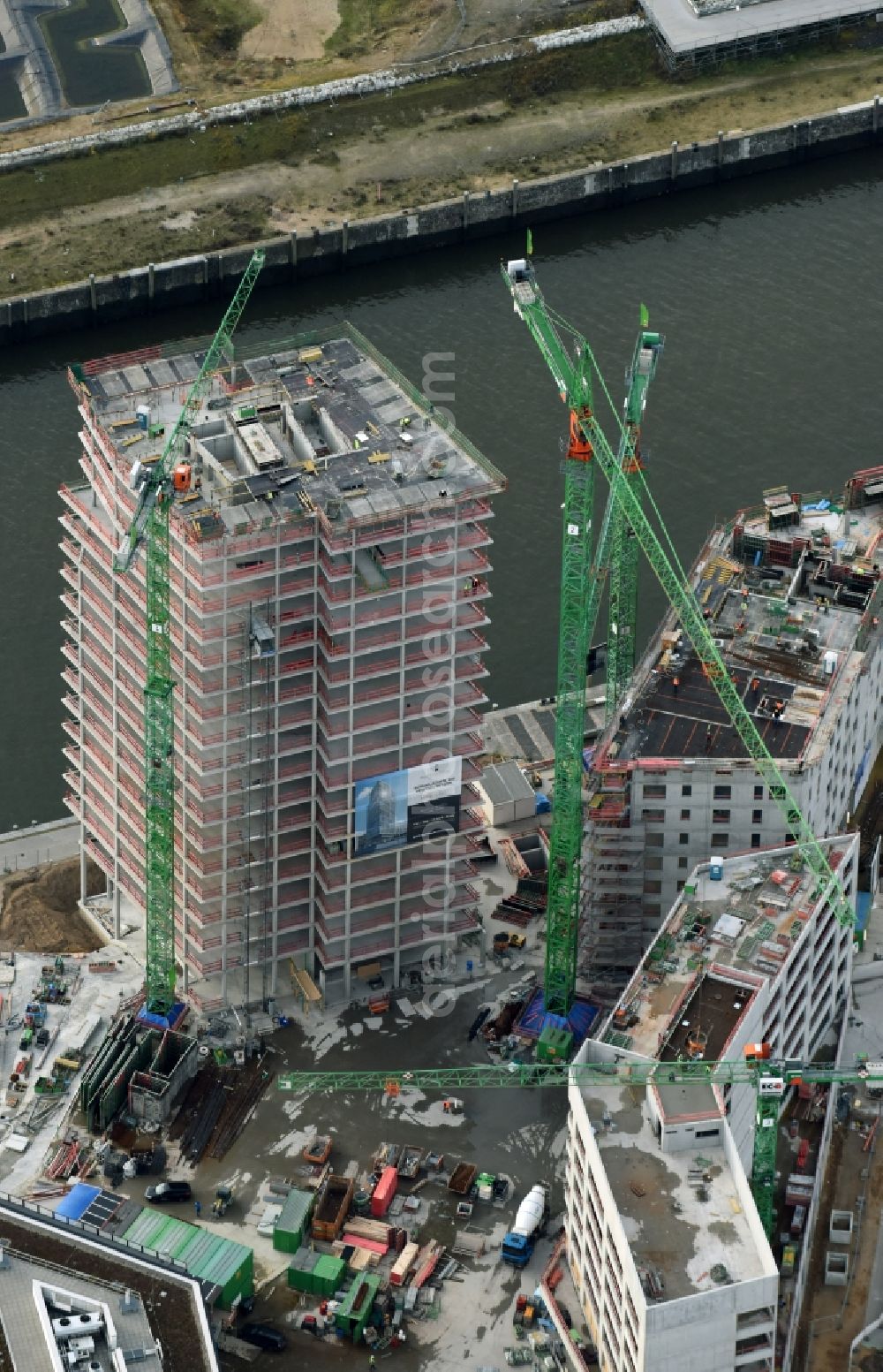 Aerial image Hamburg - Construction site for new high-rise building complex des Buero- und Geschaeftshauses WATERMARK der IQ Tower GmbH & Co. KG in the district HafenCity in Hamburg. A joint project of STRABAG Real Estate GmbH and ECE Projektmanagement G.m.b.H. & Co. KG and BAM Deutschland AG