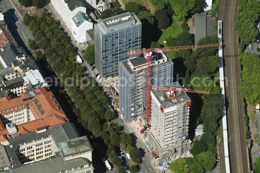 Hamburg from above - Construction site for new high-rise building complex Esplace of Becken Development GmbH between Esplanade and Gustav-Mahler-Park in Hamburg