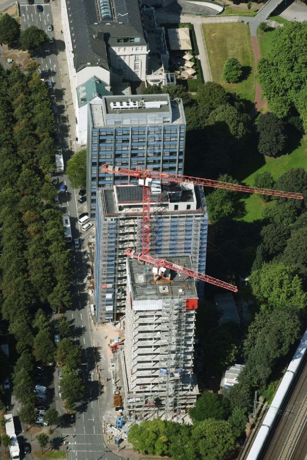 Aerial image Hamburg - Construction site for new high-rise building complex Esplace of Becken Development GmbH between Esplanade and Gustav-Mahler-Park in Hamburg