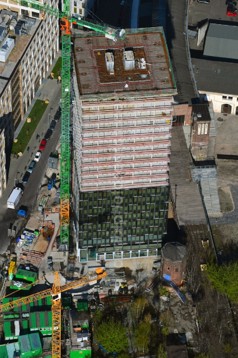 Aerial photograph Berlin - Construction site for new high-rise building complex Hochhaus on Postbahnhof in the district Friedrichshain in Berlin, Germany