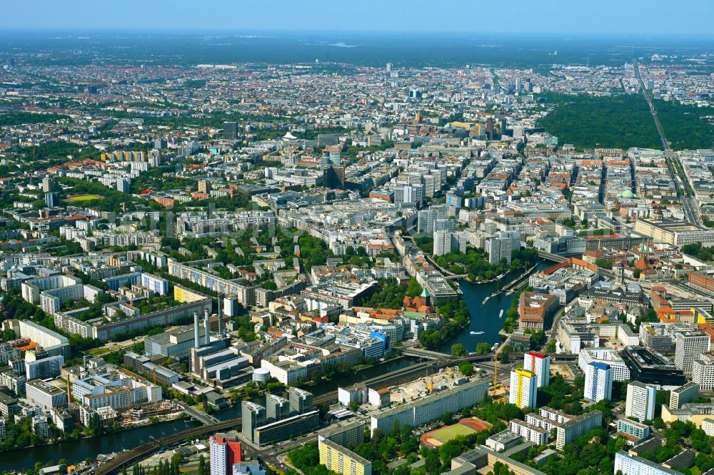 Aerial photograph Berlin - Construction site for new high-rise building complex JAHO Berlin-Mitte on Holzmarktstrasse on S-Bahnhof Jannowitzbruecke in the district Mitte in Berlin, Germany