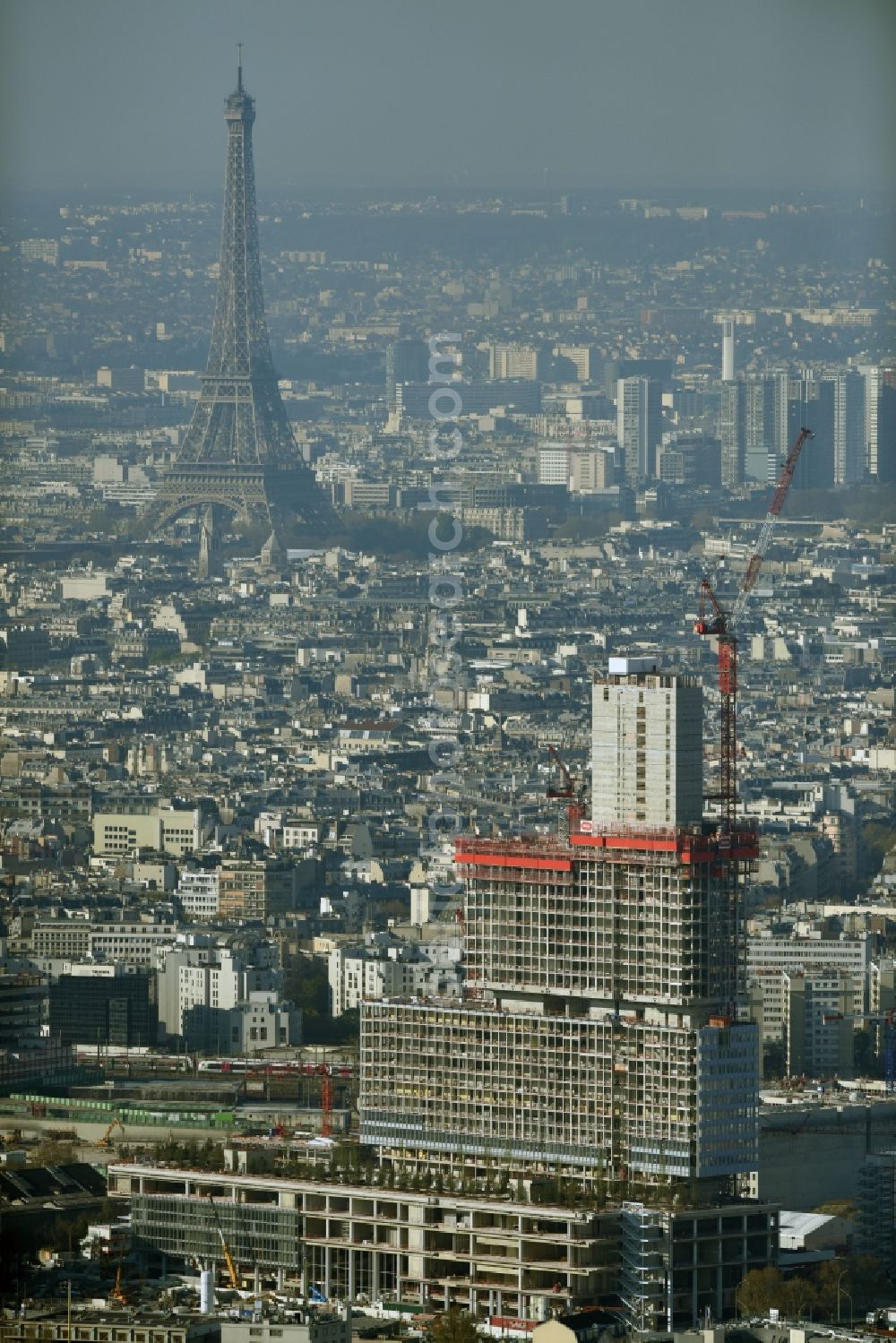 Aerial photograph Paris - Construction site for new high-rise building complex des Justiz- Palast T.G.I. Batignolles on boulevard Berthier in Paris in Ile-de-France, France