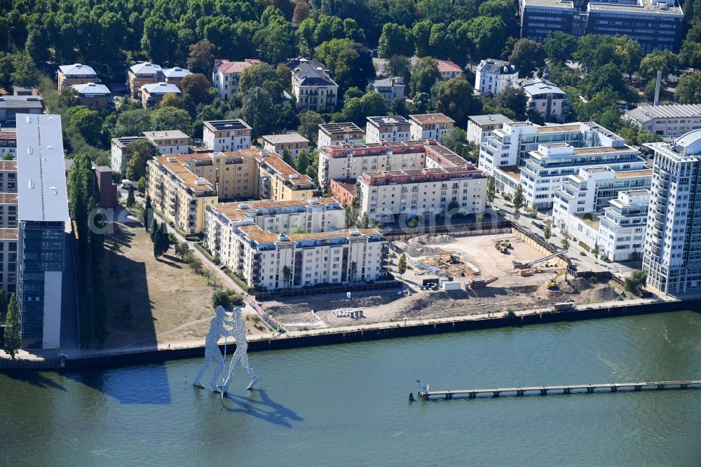 Aerial photograph Berlin - Construction site for new high-rise building complex on river site of Spree along the Fanny-Zobel-Strasse in the district Treptow in Berlin, Germany