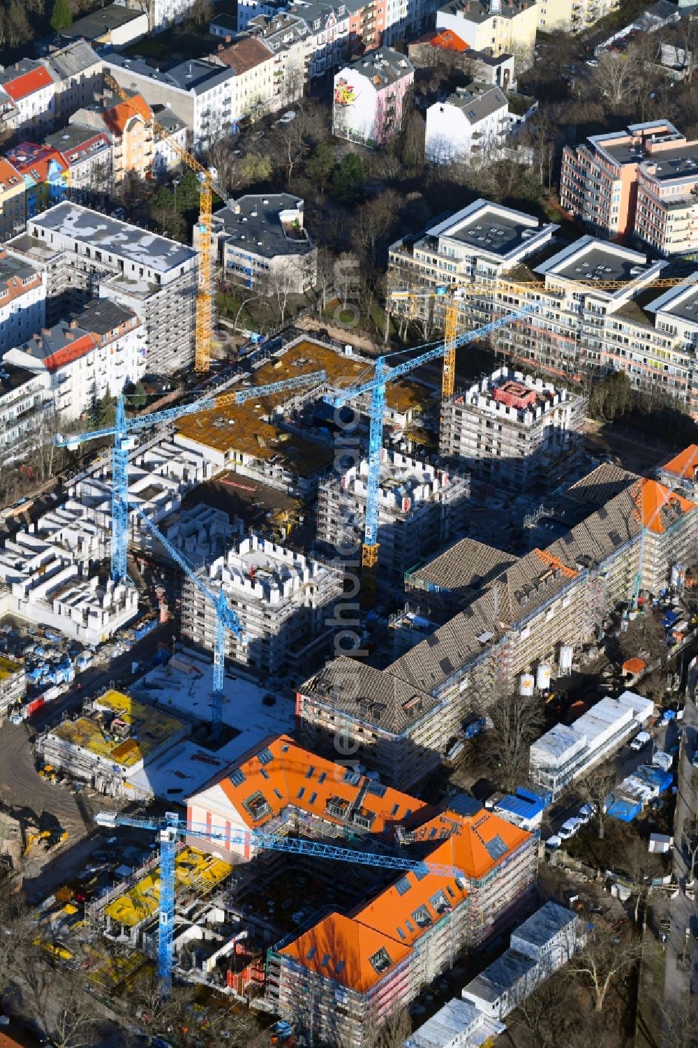 Aerial photograph Berlin - Construction site for new high-rise building complex am Wohnpark St. Marien in the district Neukoelln in Berlin, Germany