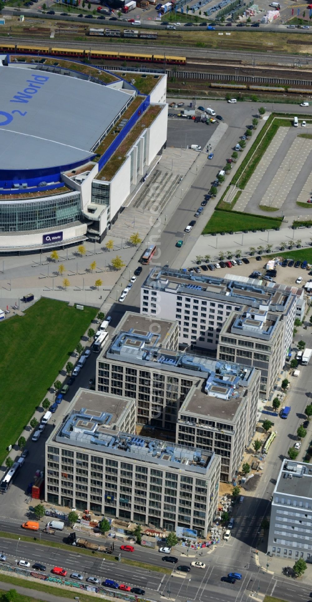 Berlin from the bird's eye view: Construction site to build a new hotel and office campus on the Anschutz area in the district of Friedrichshain in Berlin. Porr Solutions Germany GmbH is the owner and developer of the property