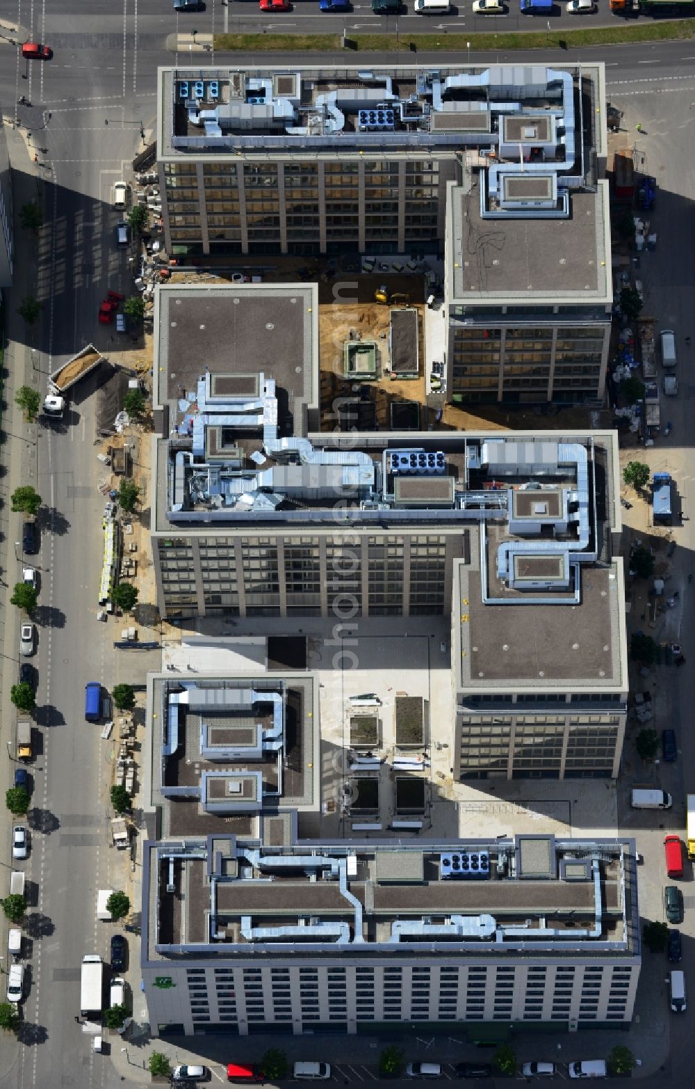 Berlin from above - Construction site to build a new hotel and office campus on the Anschutz area in the district of Friedrichshain in Berlin. Porr Solutions Germany GmbH is the owner and developer of the property