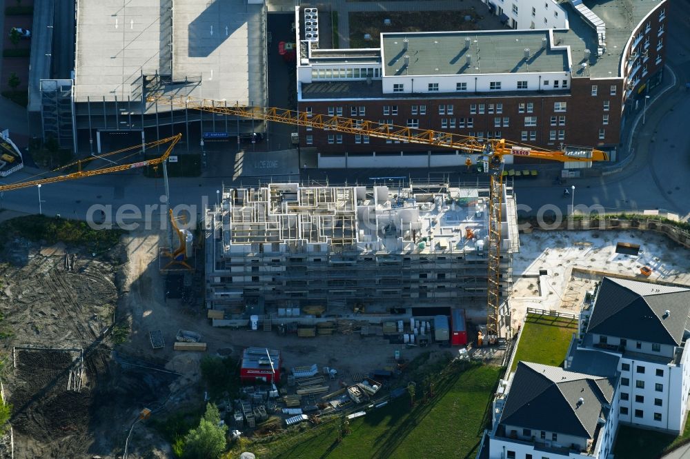 Aerial image Rostock - New construction site the hotel complex of Baum Hotel Immobilien Rostock GmbH on Gaffelschonerweg in Rostock in the state Mecklenburg - Western Pomerania, Germany