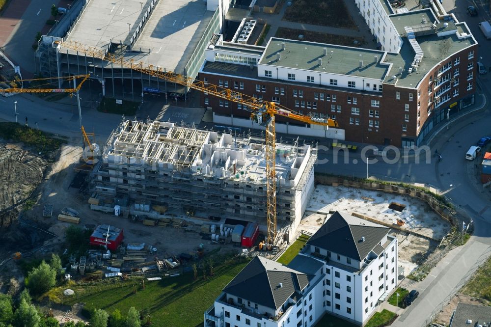 Aerial photograph Rostock - New construction site the hotel complex of Baum Hotel Immobilien Rostock GmbH on Gaffelschonerweg in Rostock in the state Mecklenburg - Western Pomerania, Germany