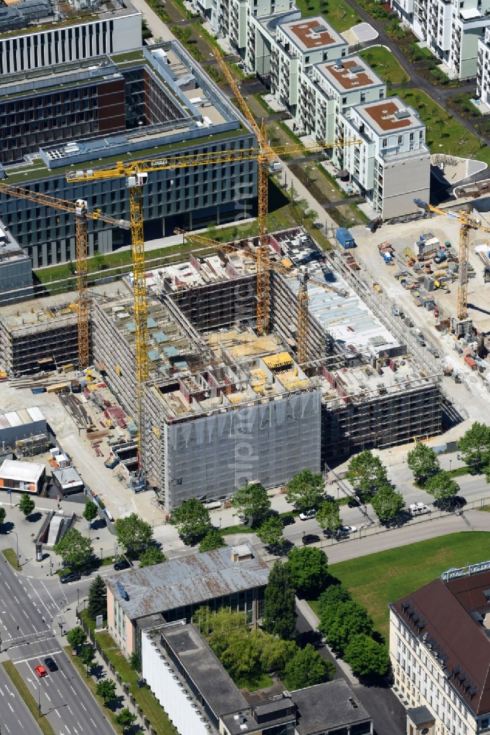 München from the bird's eye view: New construction site the hotel complex H2 Hotel Muenchen Olympiapark on Moosacher Strasse in the district Milbertshofen-Am Hart in Munich in the state Bavaria, Germany