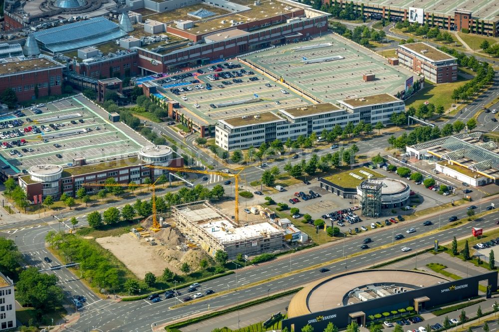 Aerial photograph Oberhausen - New construction site the hotel complex Hotels Holiday Inn Express in Oberhausen between Centroallee and Osterfelder Strasse in Oberhausen in the state North Rhine-Westphalia, Germany