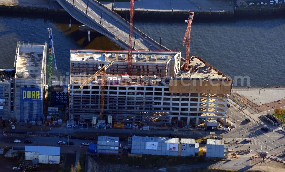 Hamburg from the bird's eye view: New construction site the hotel complex JUFA Hotel Hamburg in the Hafencity on Versmannstrasse in Hamburg, Germany