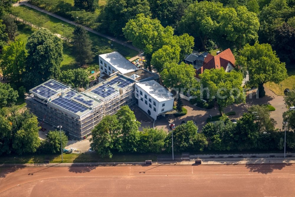 Herne from the bird's eye view: New construction site the hotel complex Parkhotel Herne on Schaeferstrasse in Herne in the state North Rhine-Westphalia, Germany