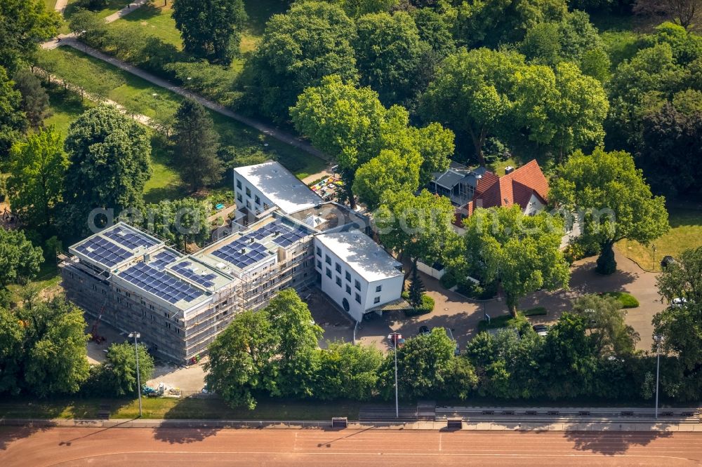 Herne from the bird's eye view: New construction site the hotel complex Parkhotel Herne on Schaeferstrasse in Herne in the state North Rhine-Westphalia, Germany