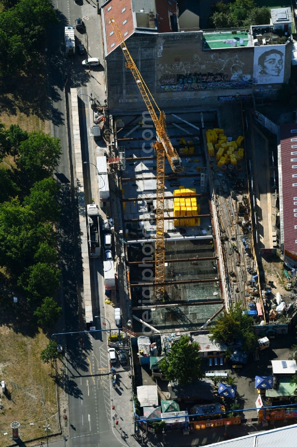 Berlin from the bird's eye view: New construction site the hotel complex on Stralauer Platz in Berlin, Germany