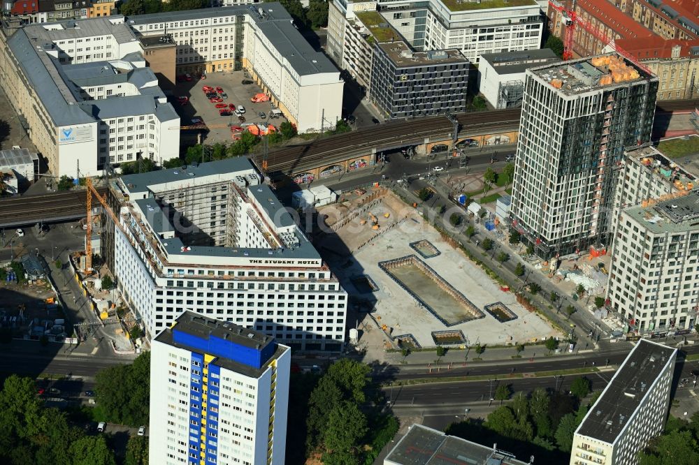 Aerial image Berlin - New construction site the hotel complex The Student Hotel Berlin Schicklerstrasse - Voltairestrasse - Dircksenstrasse - Alexanderstrasse in the district Mitte in Berlin, Germany