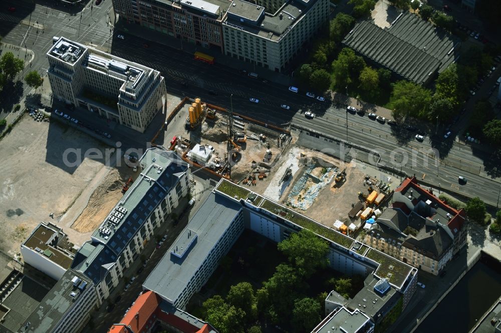 Berlin from the bird's eye view: Construction site for the new building House of One on place Petriplatz - Scharrenstrasse - Gertraudenstrasse in the district Mitte in Berlin, Germany