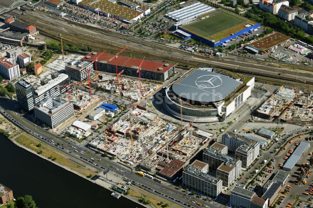 Berlin from above - Construction site for the new building eines Kino- Freizeit- and Hotelkomplexes on Anschutz- Areal along of Muehlenstrasse in the district Bezirk Friedrichshain-Kreuzberg in Berlin, Germany