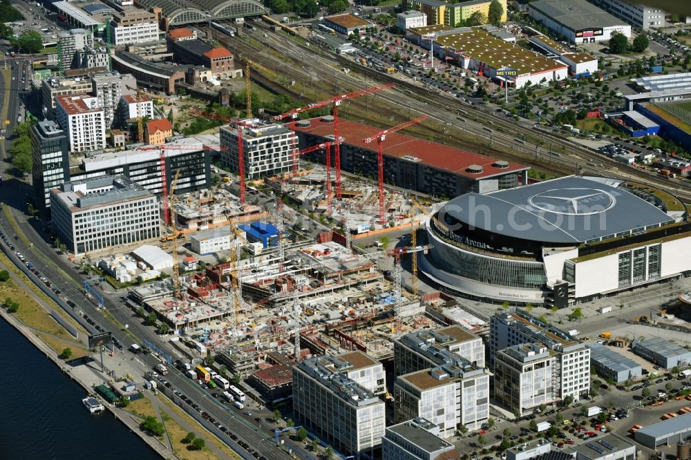 Berlin from above - Construction site for the new building eines Kino- Freizeit- and Hotelkomplexes on Anschutz- Areal along of Muehlenstrasse in the district Bezirk Friedrichshain-Kreuzberg in Berlin, Germany