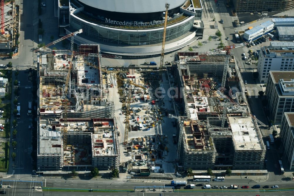 Aerial image Berlin - Construction site for the new building eines Kino- Freizeit- and Hotelkomplexes on Anschutz- Areal along of Muehlenstrasse in the district Bezirk Friedrichshain-Kreuzberg in Berlin, Germany