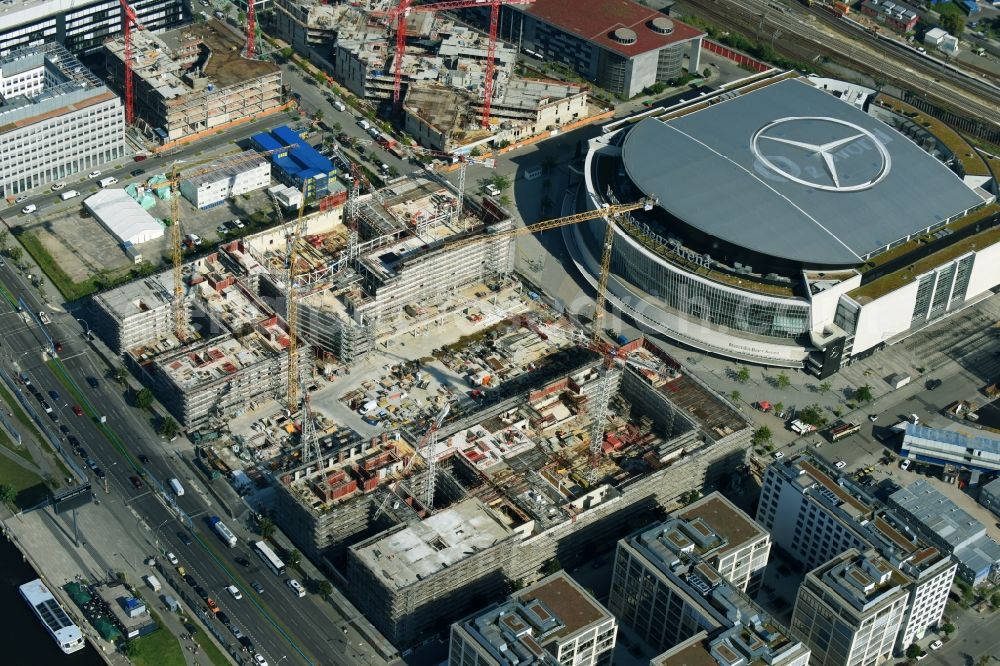 Berlin from above - Construction site for the new building eines Kino- Freizeit- and Hotelkomplexes on Anschutz- Areal along of Muehlenstrasse in the district Bezirk Friedrichshain-Kreuzberg in Berlin, Germany