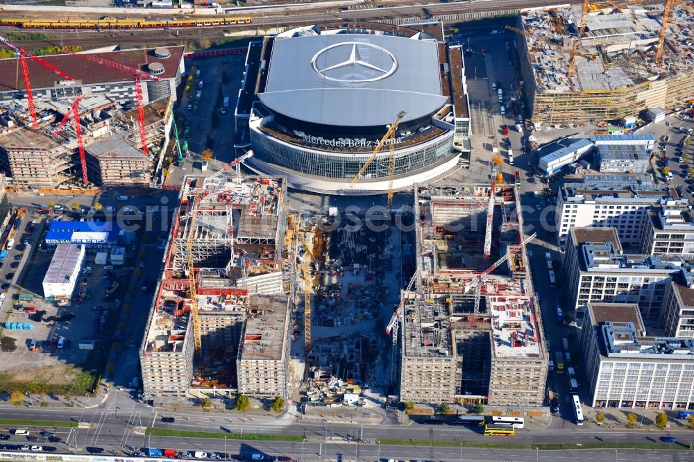 Aerial photograph Berlin - Construction site for the new building eines Kino- Freizeit- and Hotelkomplexes on Anschutz- Areal along of Muehlenstrasse in the district Bezirk Friedrichshain-Kreuzberg in Berlin, Germany