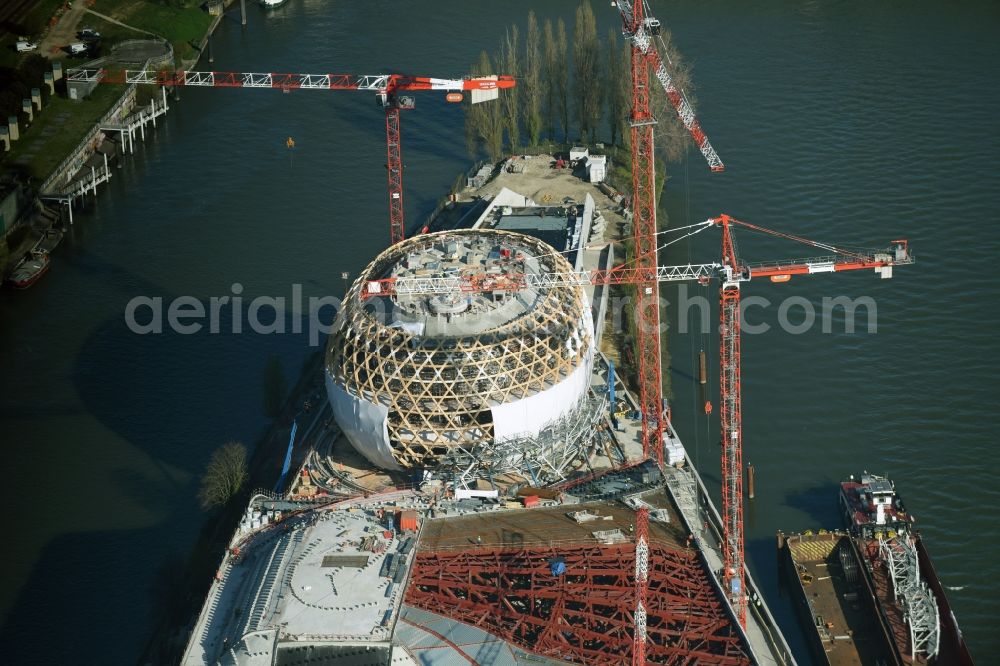 Sèvres Sevres from the bird's eye view: Construction site for the new building des Konzerthauses Le dome de la Cite Musicale in Sevres Sevres in Ile-de-France, France. The design of the architectural firm Shigeru Ban is implemented by the contractors LeMoniteur.fr