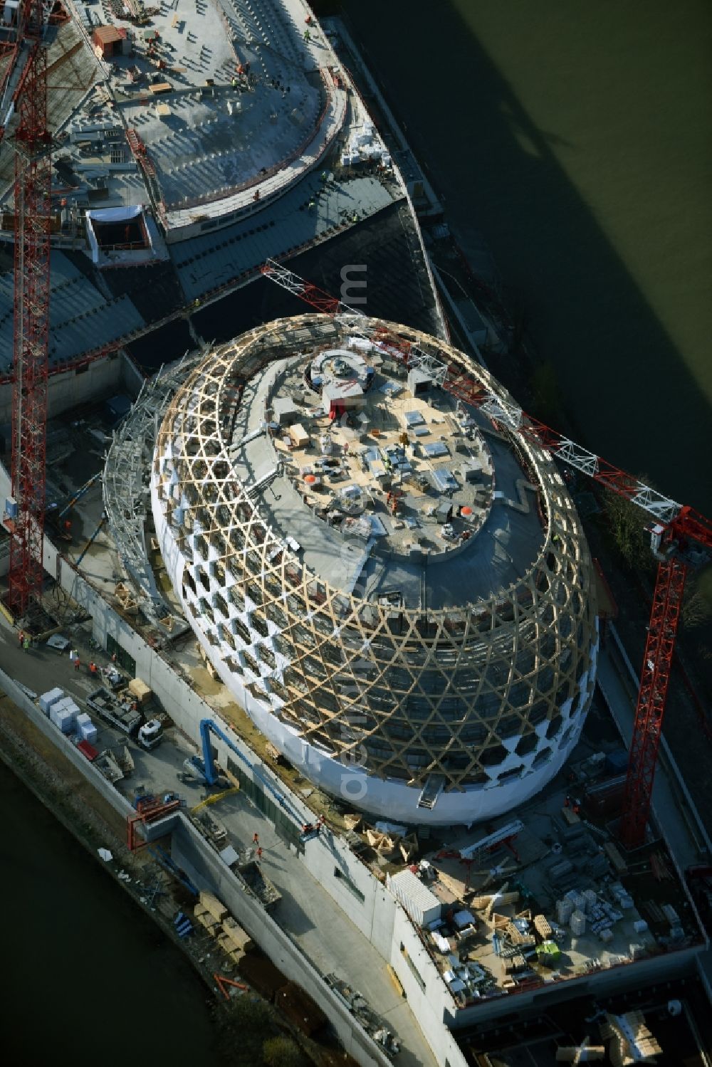 Aerial photograph Sèvres Sevres - Construction site for the new building des Konzerthauses Le dome de la Cite Musicale in Sevres Sevres in Ile-de-France, France. The design of the architectural firm Shigeru Ban is implemented by the contractors LeMoniteur.fr