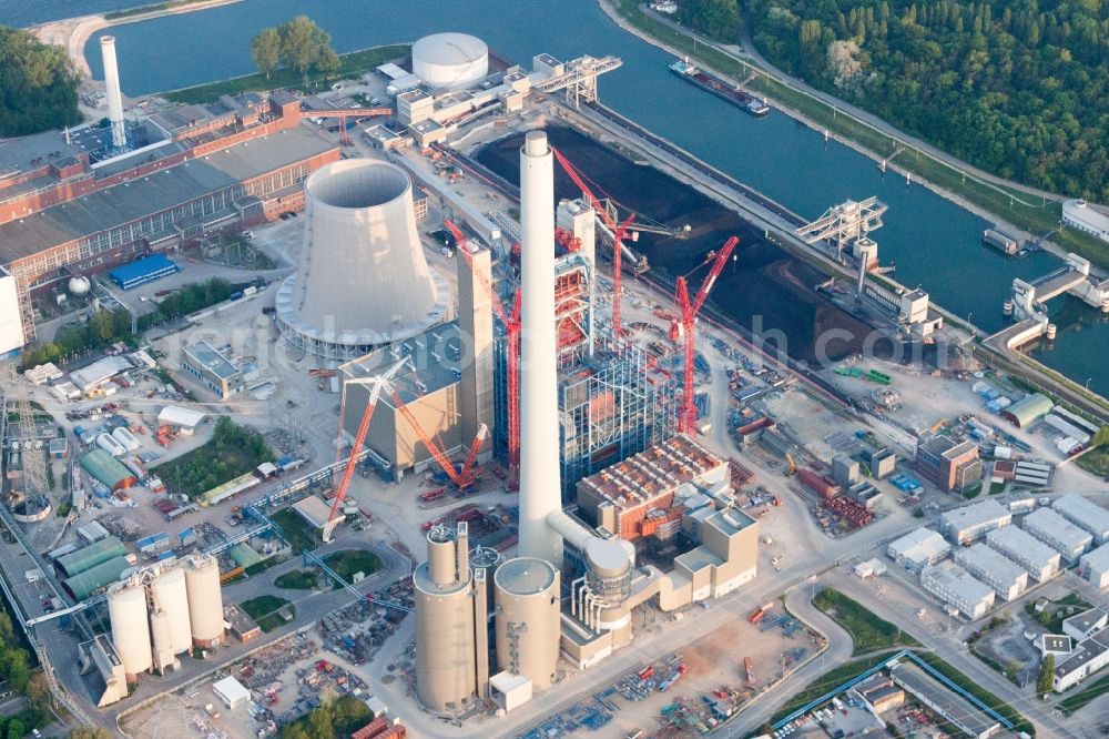 Karlsruhe from above - Construction site of power plants and exhaust towers of thermal power station EnBW Energie Baden-Wuerttemberg AG, Rheinhafen-Dampfkraftwerk Karlsruhe in Karlsruhe in the state Baden-Wuerttemberg, Germany