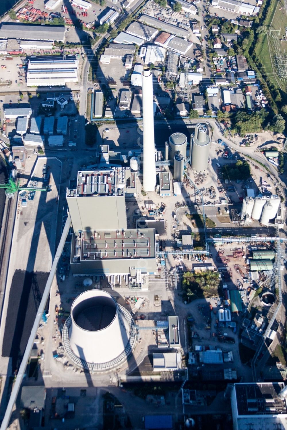 Aerial image Karlsruhe - Construction site of power plants and exhaust towers of thermal power station EnBW Energie Baden-Wuerttemberg AG, Rheinhafen-Dampfkraftwerk Karlsruhe in Karlsruhe in the state Baden-Wuerttemberg, Germany