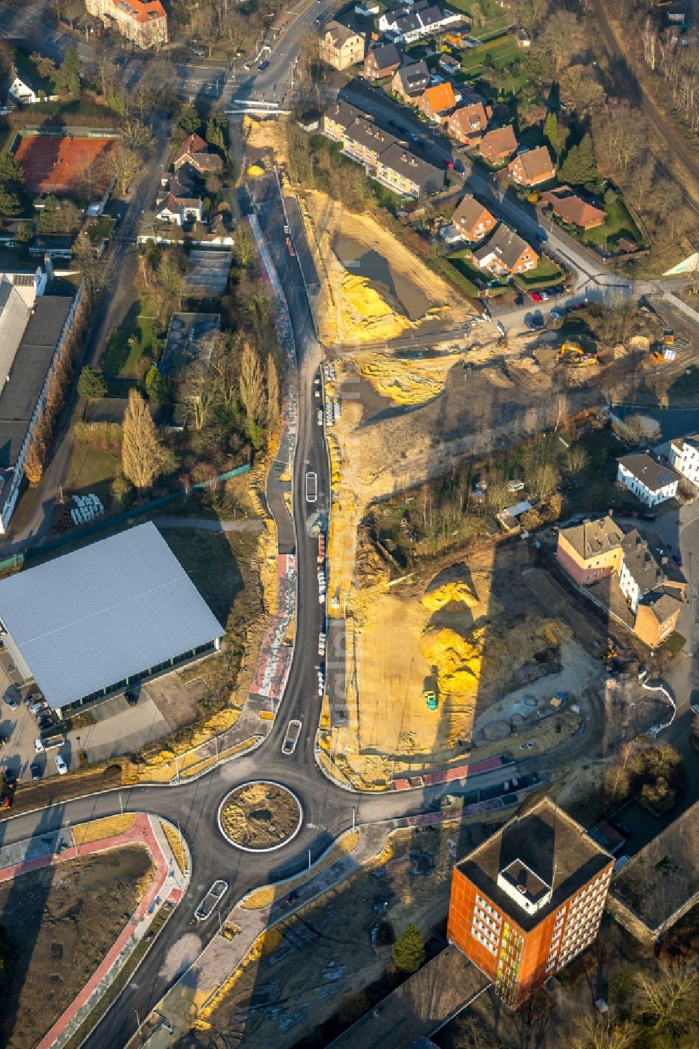 Dorsten from above - New construction of the road at the roundabout - road Bismarckstrasse - Am Gueterbahnhof - Holzplatz in Dorsten in the state North Rhine-Westphalia, Germany