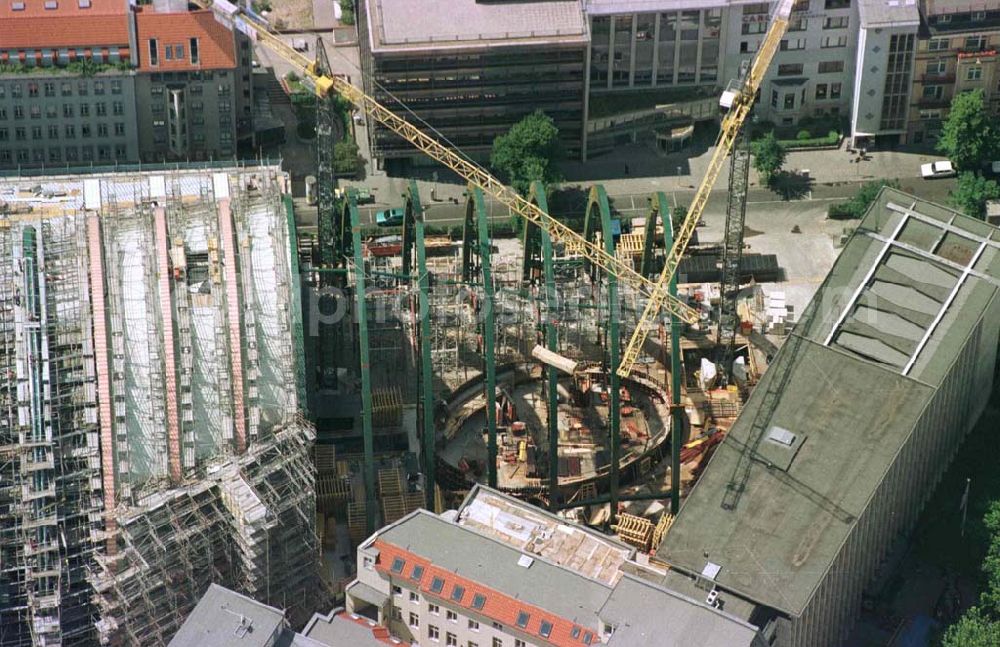 Aerial photograph Berlin - Construction of the Ludwig Erhard Haus (LEH) in Berlin Charlottenburg. The LEH was built by the architects Nicholas Grimshaw & Partner. In the building are the IHK Berlin, the Berlin Stock Exchange and other important institutions of the regional economy