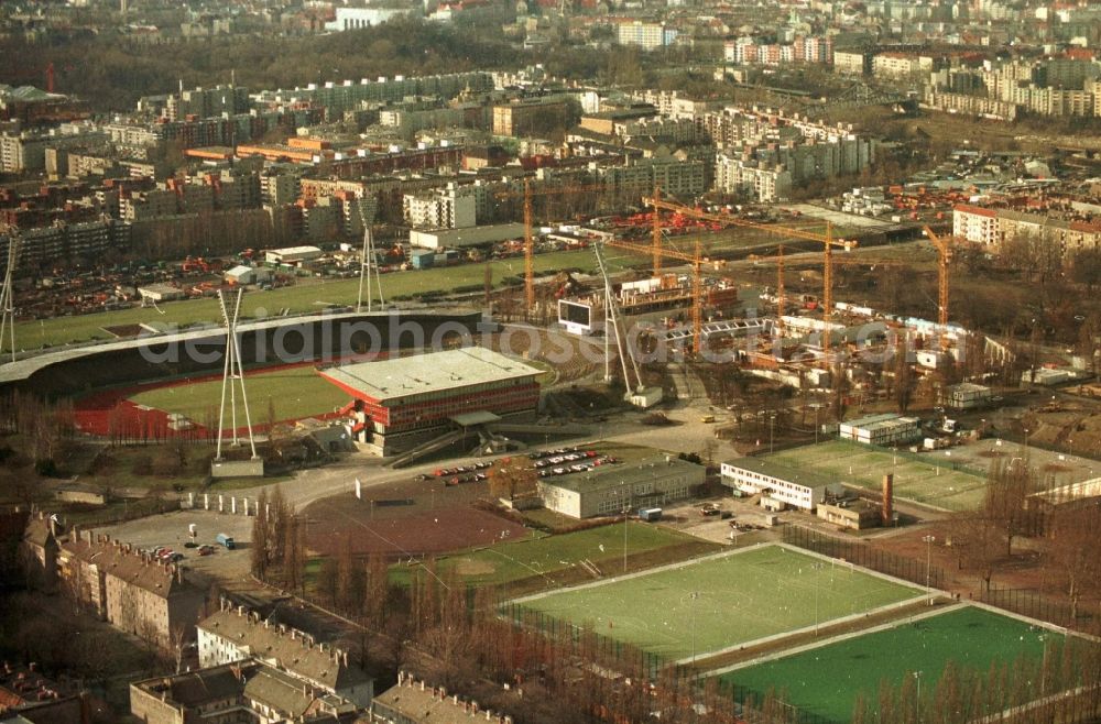 Aerial photograph Berlin - Construction site for the new building of Max-Schmeling-Halle in Friedrich-Ludwig-Jahn-Sportpark in the district Prenzlauer Berg in Berlin, Germany