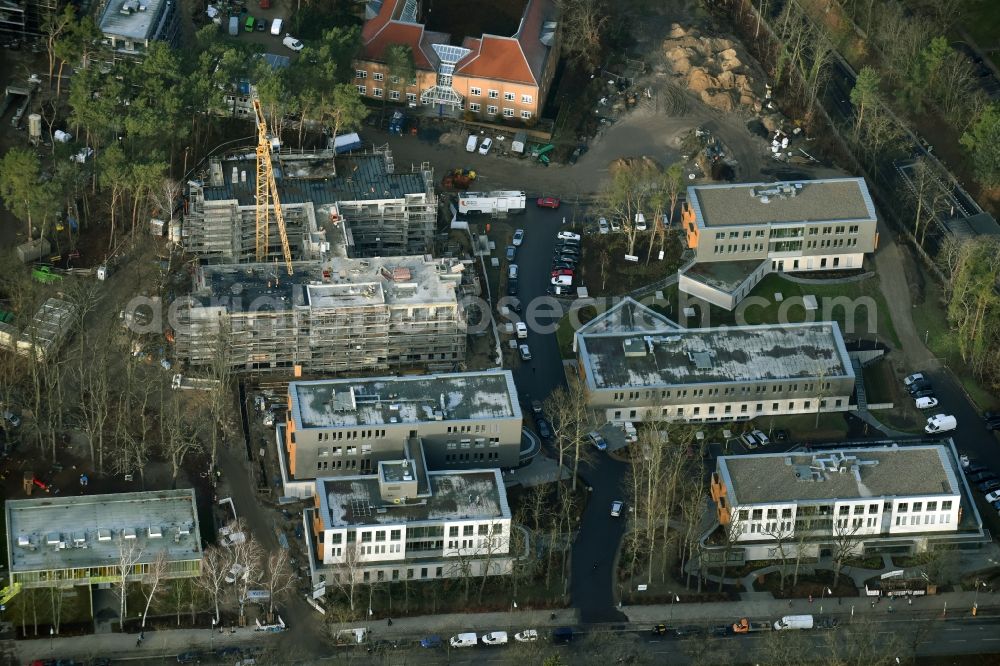 Berlin from above - Construction of ANES Bauausfuehrungen Berlin GmbH to new building at the Medical Care Center Oncological focus on Oskar-Helene-Heim in Clayallee in Berlin