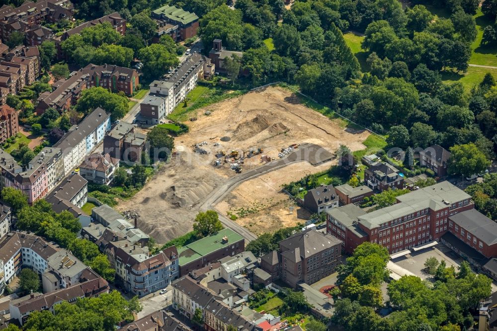 Duisburg from above - Construction site to build a new multi-family residential complex of Aachener Siedlungs- and Wohnungsgesellschaft mbH between Johanniterstrasse and Musfeldstrasse in Duisburg in the state North Rhine-Westphalia, Germany